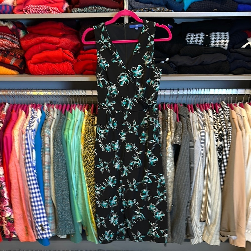Apt. 9 black/green floral sleeveless v neck 2 pocket cropped jumpsuit size 0